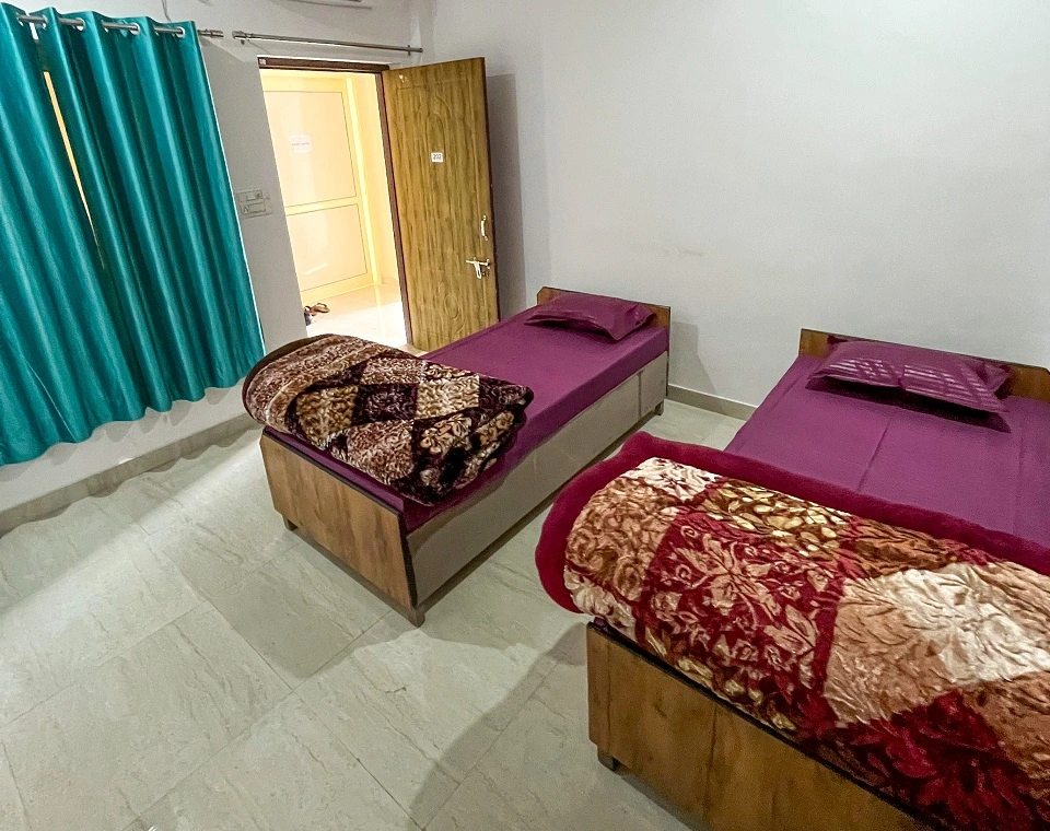 Twin Shared Room